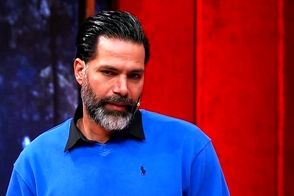 حمایت جانانه امیرحسین صادقی از کریم باقری روی آنتن زنده