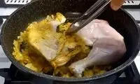 پخت یک غذای خوشمزه با ران مرغ به روشی ساده و جدید