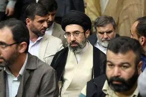 تصویری دیده‌نشده از رهبر انقلاب در کنار برادرانش