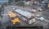 لحظه هولناک له کردن دو اتوبوس توسط تریلی!