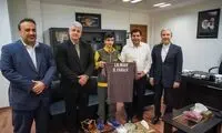 دیدار نابغه تنیس روی میز ایران با دستیار رهبر معظم انقلاب