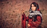 پیراهن آبیِ مهربان، بر تن روژان سریال نون خ خودنمایی کرد