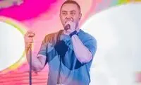 ویدئویی از خواننده مشهور پاپ بر روی تخت بیمارستان
