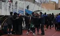 درگیری استقلالی سابق و کتک زدن داور!