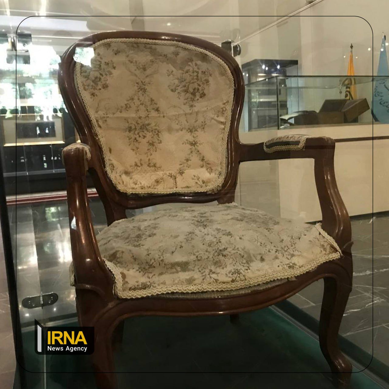ناصرالدین‌شاه بعد از ترور روی این صندلی نشست