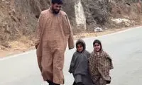 بامزه‌ترین بخاری سیار که مردم را گرم نگه می‌دارد