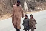 بامزه‌ترین بخاری سیار که مردم را گرم نگه می‌دارد