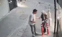 ویدئوی شوکه‌کننده از سرقتی که با «کمک» آغاز شد