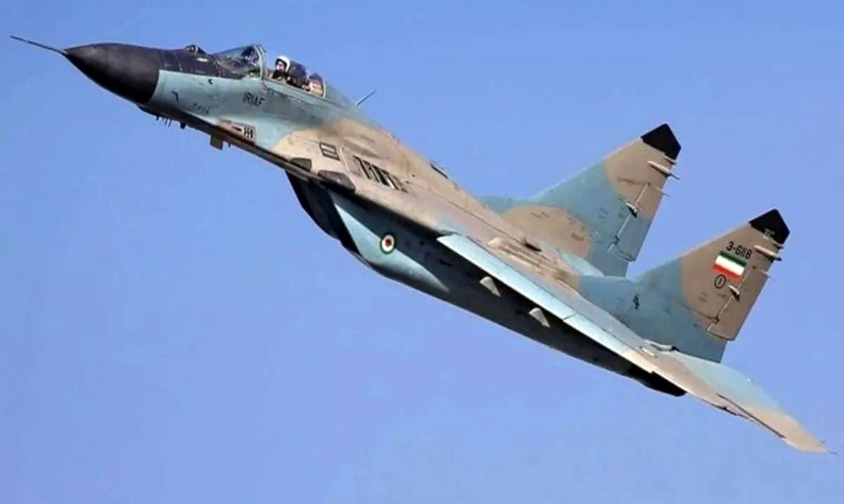   پرواز جنگنده میگ ۲۹ ارتش بر فراز فرودگاه مهرآباد 