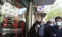 تصاویری از هجوم دوباره مردم برای خرید دلار