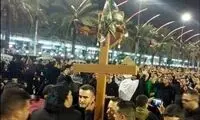 صلیب جنجال آفرین در عزاداری محرم +عکس