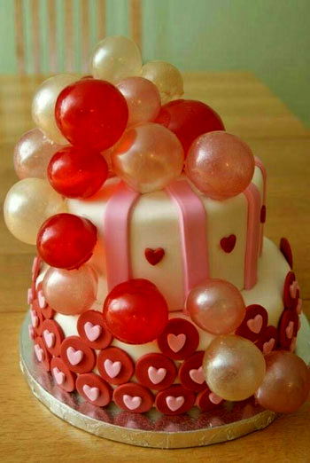 حبابهای بادکنی؛ تزئینی متفاوت برای کیک ها