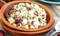 سالاد سیب زمینی و انگور، نوعی سالاد الویه است!