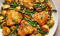 ساق مرغ به همراه سبزیجات بهاری و موسیر سرکه ای