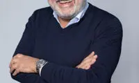 آدم‌حسابی‌ها؛ بابک یزدانی؛ مقیم آمریکا
