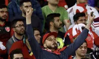 دختر پرسپولیسی در استادیوم آزادی