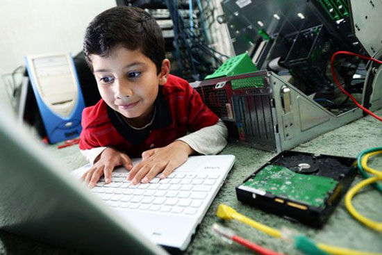پسر بچه‌ 5 ساله‌، جوان‌ترین متخصص کامپیوتر