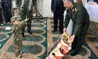 عکس: سلام نظامی یک خردسال به فرمانده