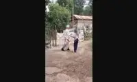 10 درنگ بر فیلمِ درگیری زن روستایی با یک روحانی