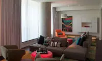 دکوراسیونی زیبا با نشیمن های باریک!