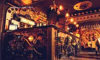 کافه و باری عجیب و دیدنی +عکس