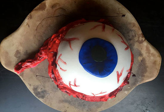 کیک خامه ای به شکل چشم انسان!