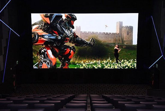 نصب نخستین پرده سینمای دیجیتالی