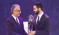 مرد سال آسیا ۲۰۱۷ در لیست فروش رقیب استقلال!