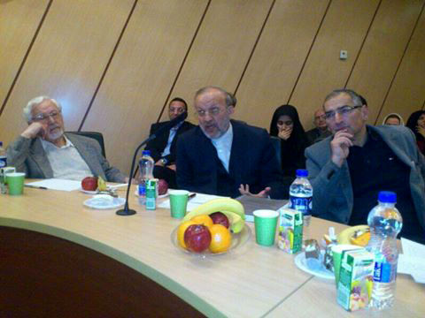عکس: وزیر احمدی نژاد در کنار ابراهیم یزدی