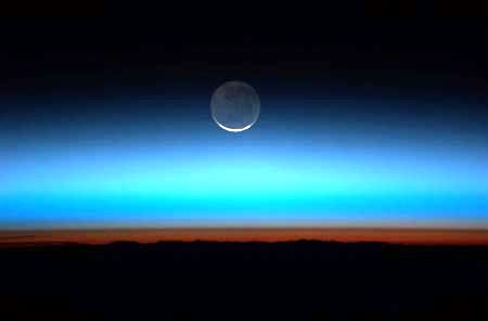 هلال ماه نو از ایستگاه بین‌المللی فضایی