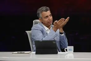 خدا را شکر عادل فردوسی‌پور دیگر گریه نمی‌کند