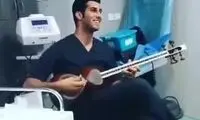 فیلم عجیبی از ساز زدن در اتاق عمل!
