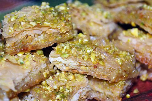 طرز تهیه باقلوا یزدی با خمیر یوفکا