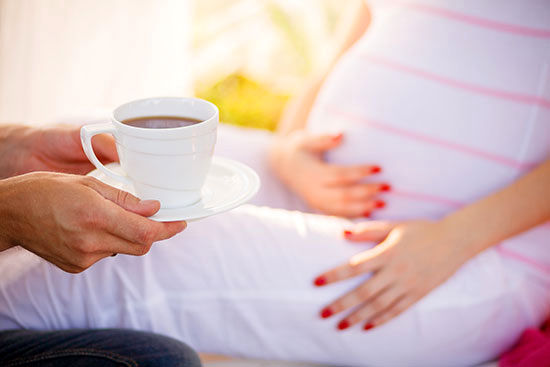 مصرف قهوه در دوران بارداری مجاز است؟