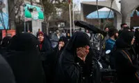 تصاویری از تجمع سوگواران مقابل دانشگاه تهران