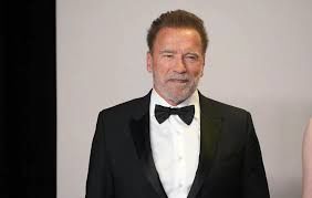 آرنولد شوارتزنگر زیر تیغ جراحی رفت