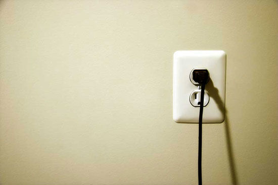 آیا می‌توان گوشی را از شب تا صبح به شارژ زد؟