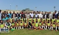 عکس یادگاری نوبخت با بازیکنان ملوان بندرانزلی