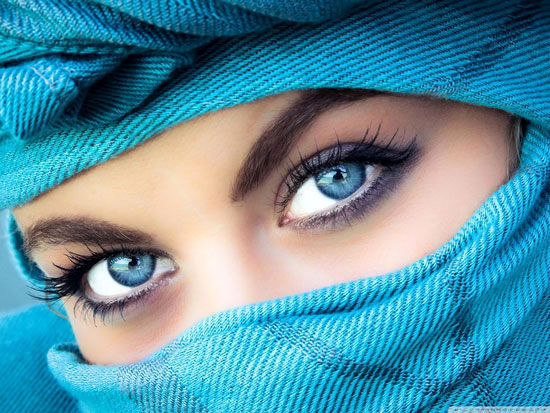اگر چشمتان آبی است خوشگل نیستید، بیمارید!