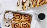 طرز تهیه رول دارچینی؛ خوش‌عطر و بو