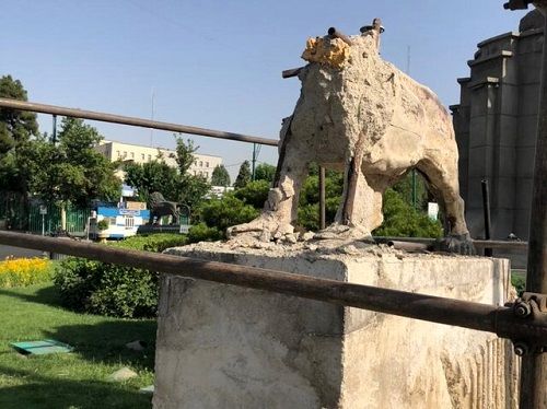 توقف تخریب مجسمه‌های میدان حر