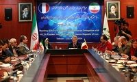 عکس: اهدای نشان مجلس فرانسه به ابتکار
