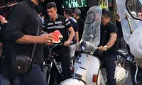 تصویری جالب از صف هندوانه‌ی نذری