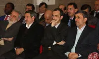 عکس: بقایی در کنار احمدی‌نژاد پس از آزادی