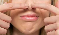 چگونه از شر جوش‌های سرسیاه خلاص شوید؟
