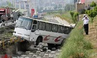 واژگونی اتوبوس دانش آموزان در اتوبان یادگار امام