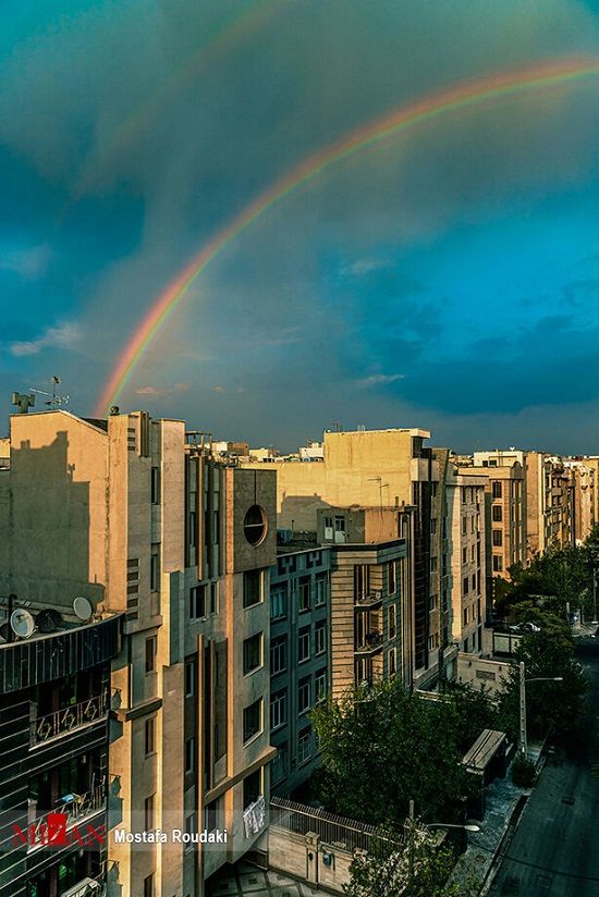 آسمان تهران، هفت رنگ شد