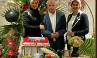 جشن تولد علی پروین در کنار همسر و دخترش