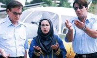 کافه گردی خانم بازیگر کمربندها را ببندیم با استایلی شیک