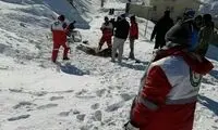نجات ۲ فرد گرفتار در برف و کولاک